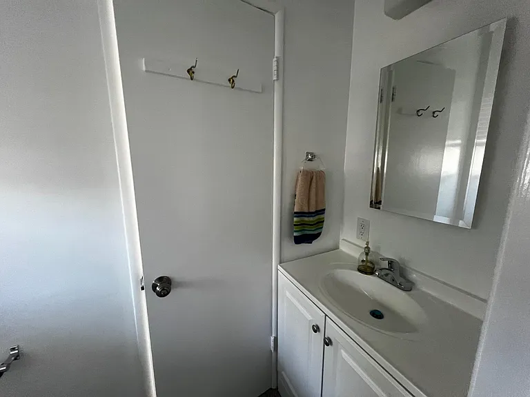 16638 Haynes St — Photo 22
