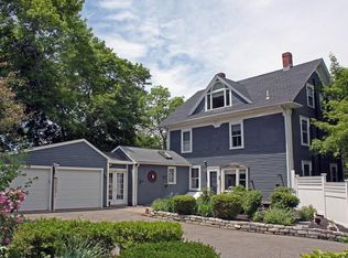 176 County Rd, Ipswich, MA 01938
