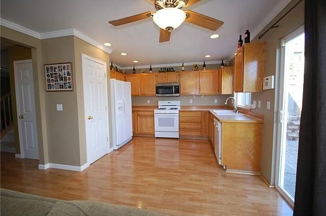 2nd image of 915 177th St SW