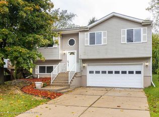 1439 Karlin Ct, East Lansing, MI 48823