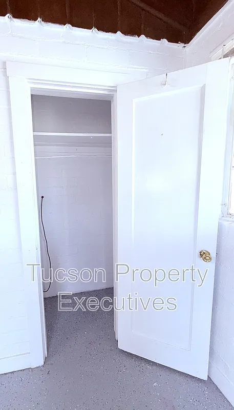 Studio, 1.0 bath, 100 sqft, $550 — Photo 2