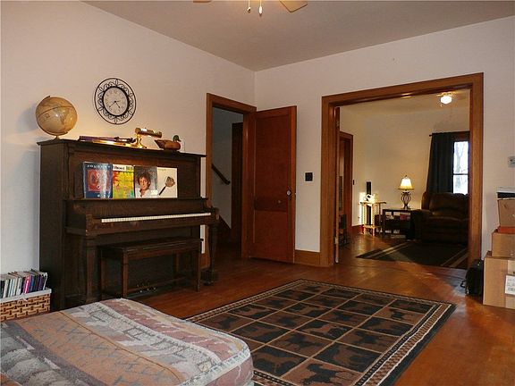 4th image of 3289 Martz Ln