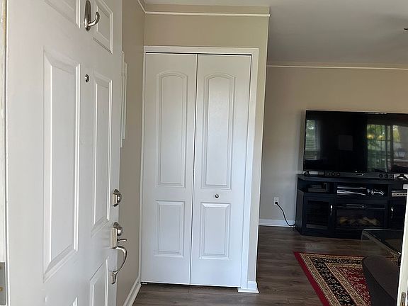 5th image of 39558 Old Dominion Dr