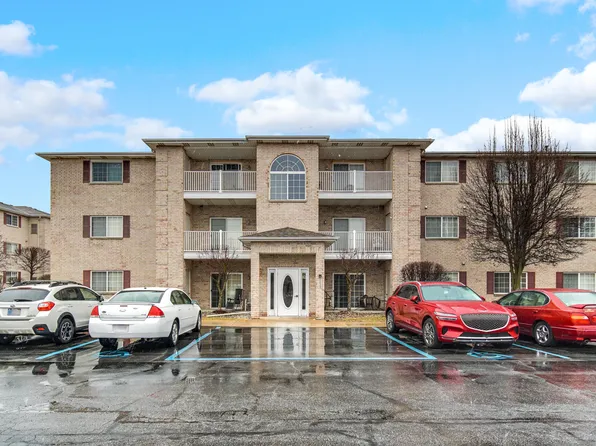 2023 75th Pl #13, Merrillville, IN 46410