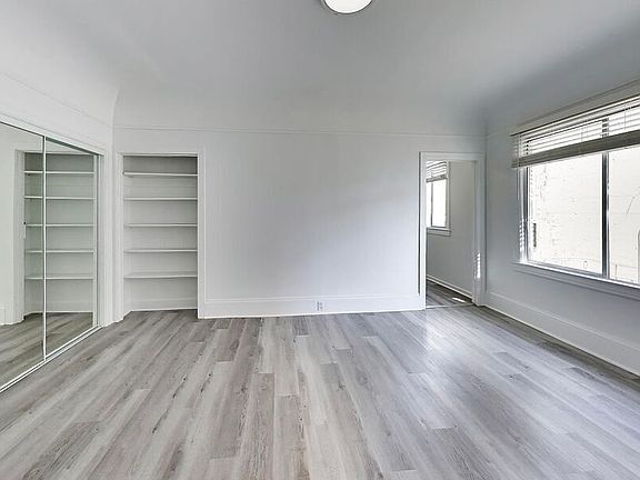 2nd image of 525 Leavenworth St #18