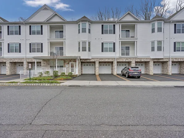116 Bloomsbury Dr, Morganville, NJ 07751