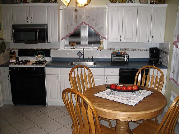 Eat in kitchen