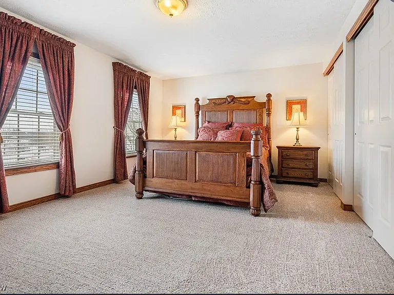 5909 Royal Hill Cir NE — Photo 17