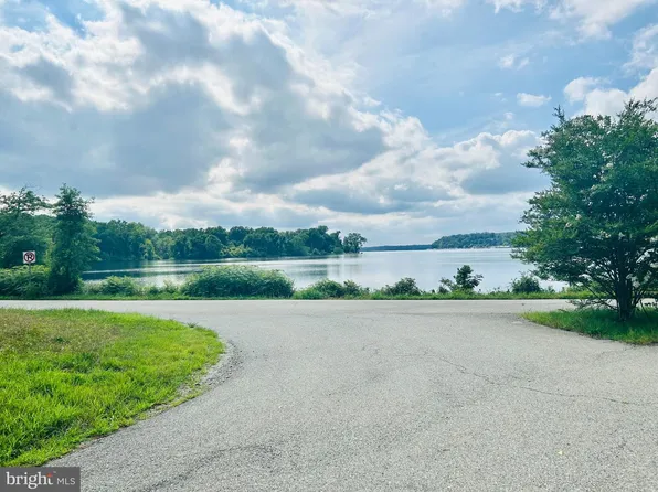 14500 Leonard Calvert Dr, Accokeek, MD 20607