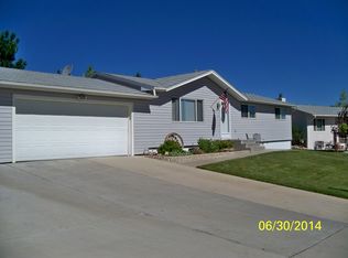 2305 Maryland Dr, Green River, WY 82935