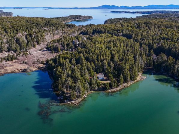 35 Minturn Road, Swans Island, ME 04685
