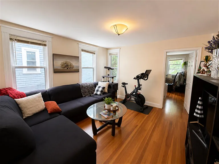 217 Willow Ave #1 — Photo 4
