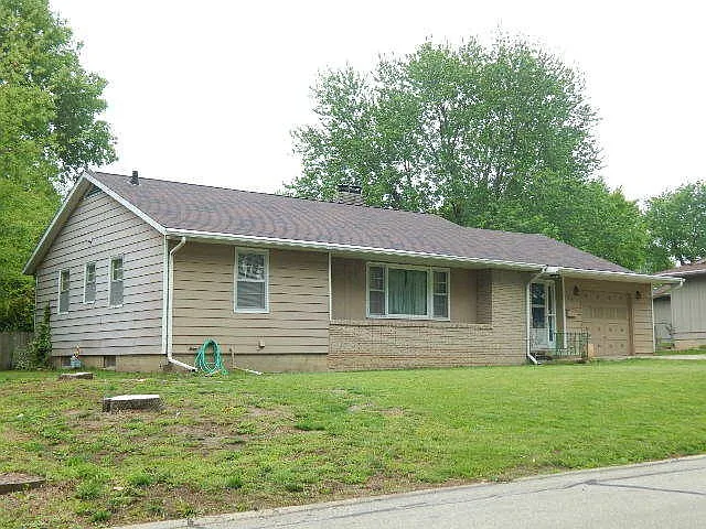 374 Highland Dr photo 1