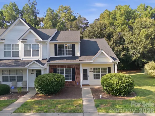 2826 Mayer House Ct, Charlotte, NC 28214