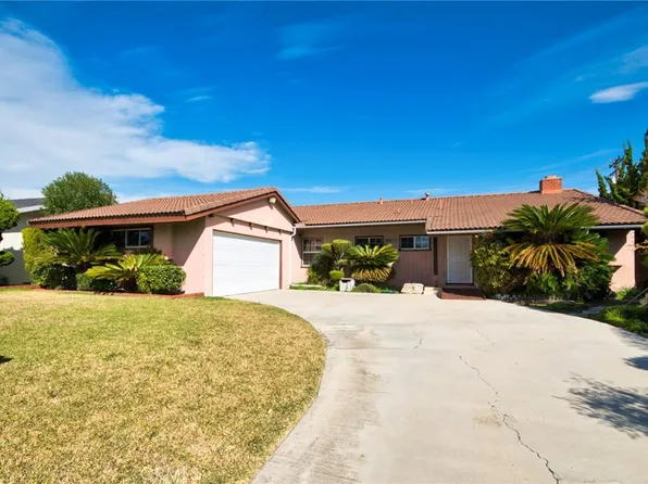 9871 Ramm Dr, Anaheim, CA 92804