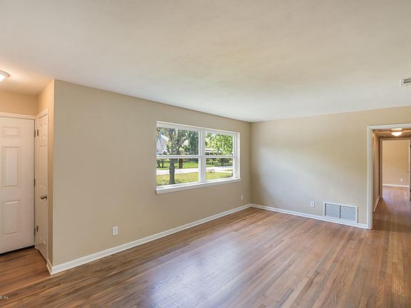 3rd image of 6527 Lou Dr N