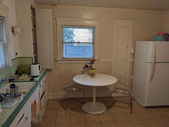 4th image of 441 E 5th St #441
