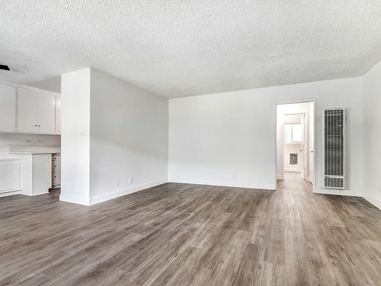 Ethel Avenue Apartments — Photo 52