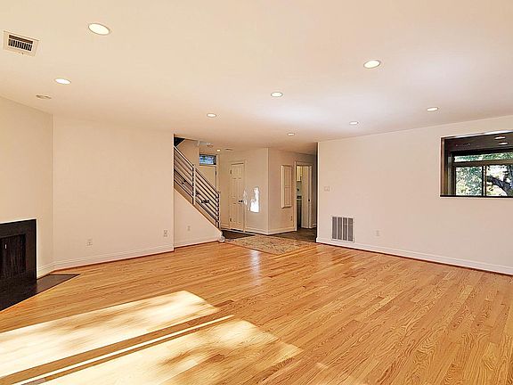 5th image of 1651B S Hayes St #2