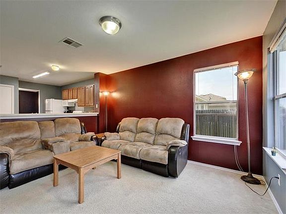 4th image of 229 Brown St