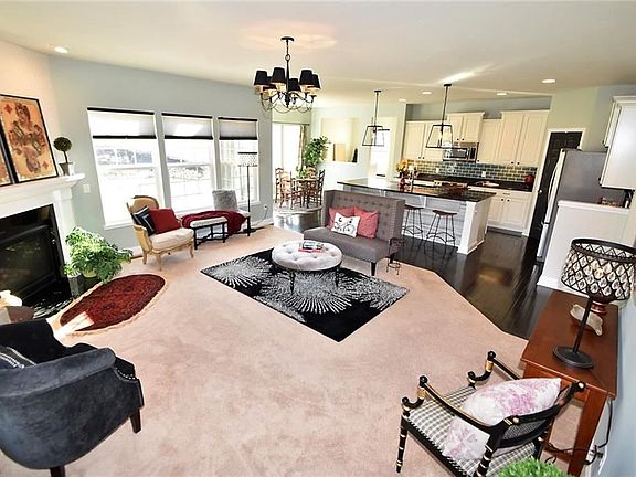 5th image of 7863 Alexandra Dr