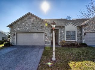 37 Midway Farms Ln, Lancaster, PA 17602