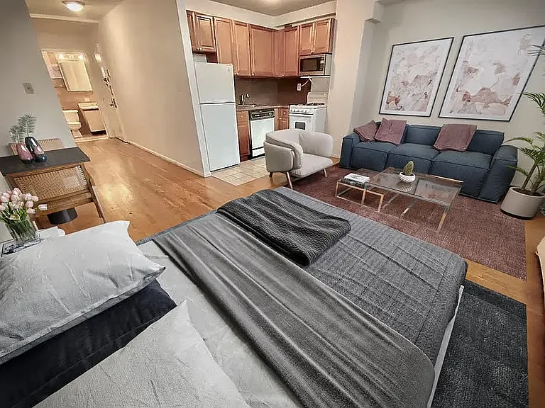 121 E 12th St #2J — Photo 1