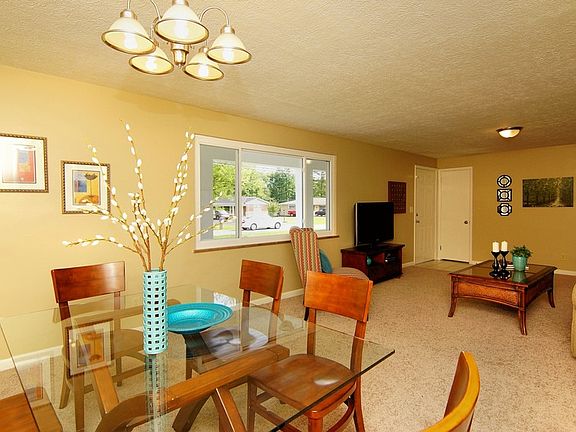 5th image of 545 Sonny Ln