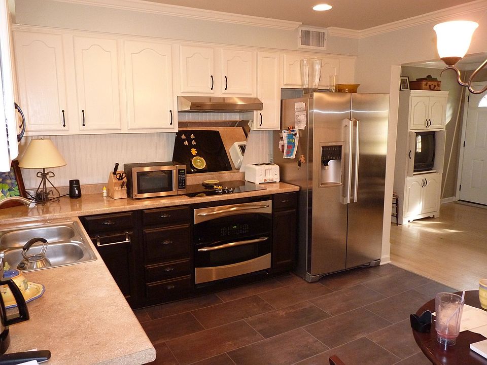 new kitchen... light and bright