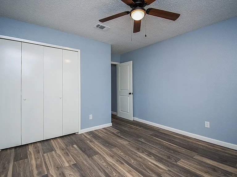 16419 N Bend Dr — Photo 28
