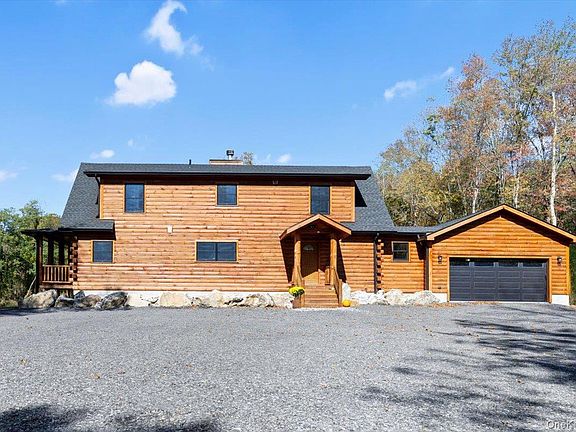 2nd image of 76 Woodlands Trail