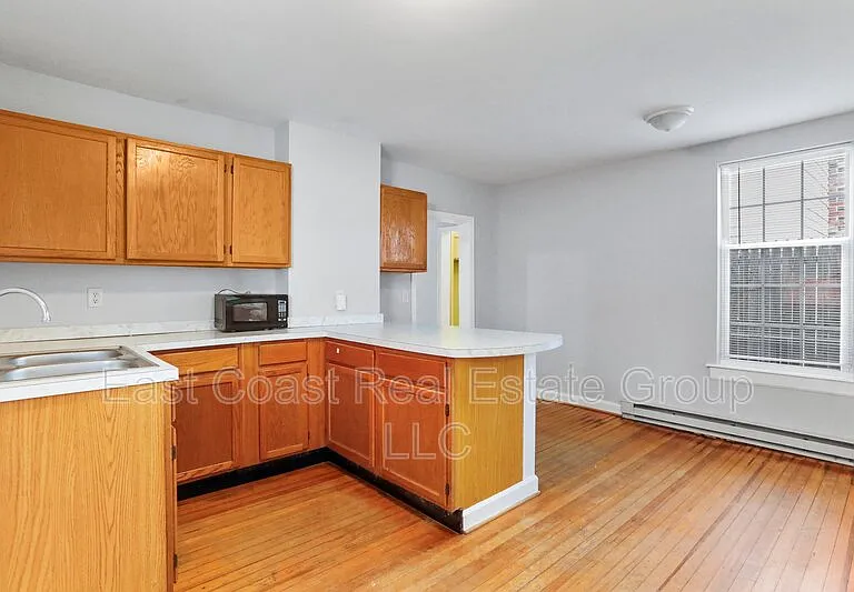 721 2nd St #A — Photo 5