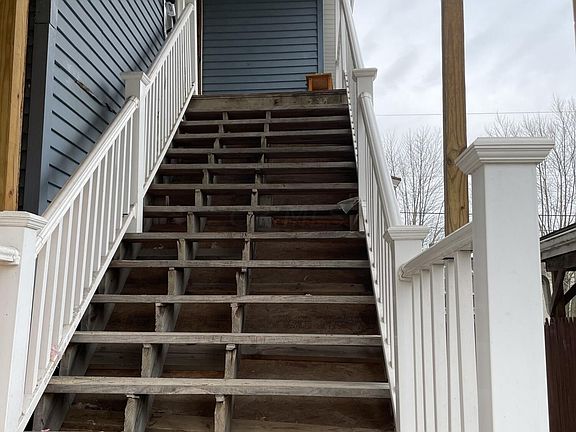 5th image of 245 W 3rd St