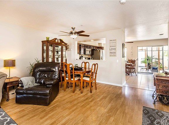 3rd image of 1030 E Chestnut St #17