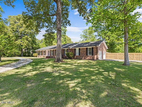3rd image of 100 Deerfield Road