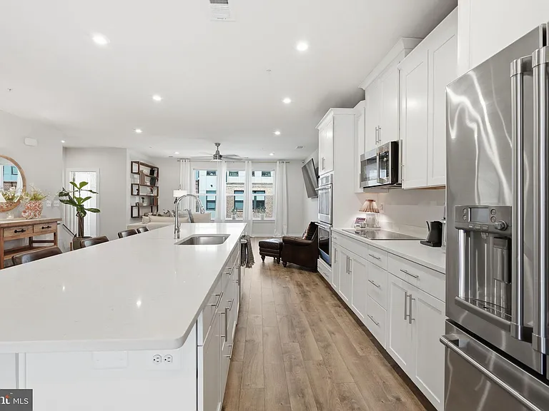 44617 Wolfhound Sq — Photo 8