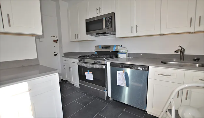 Rented by Manhattan Realty Group | media 9