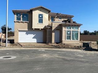 1842 Berlin Ct W, Tulare, CA 93274