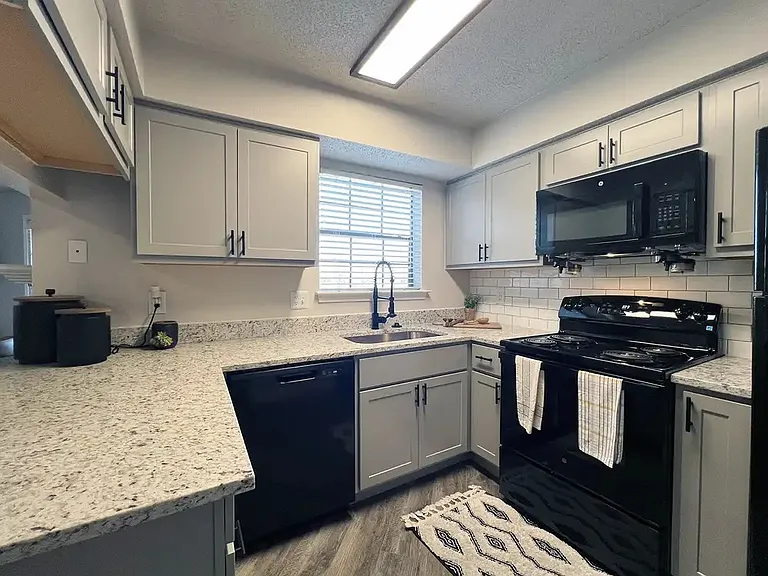 Ashwood Park Apartments — Photo 17