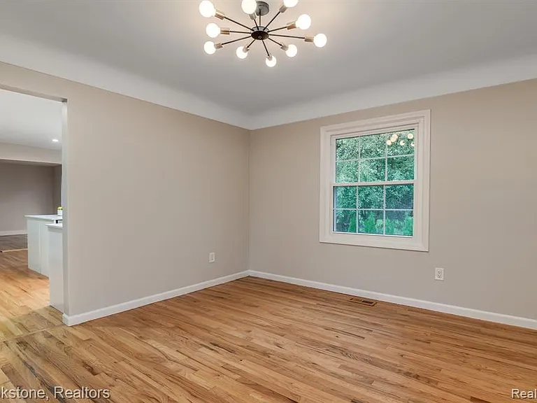 165 Woodedge Dr — Photo 25