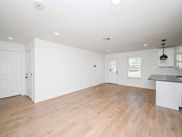 4710 Hershe St — Photo 26
