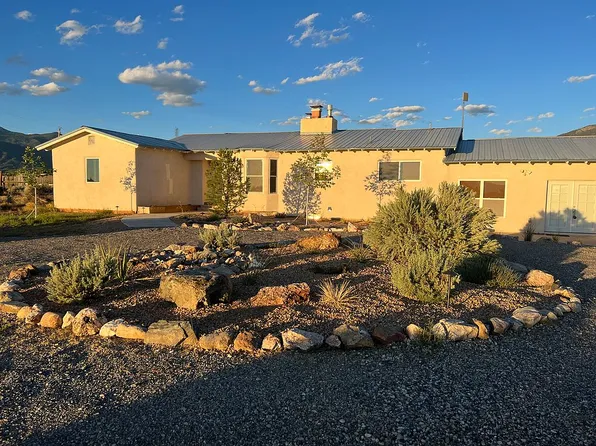 34 Valencia Rd, El Prado, NM 87529