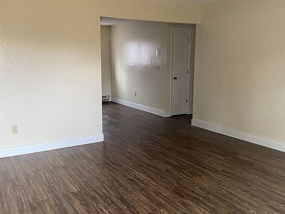 3rd image of 5 Village Dr APT 1