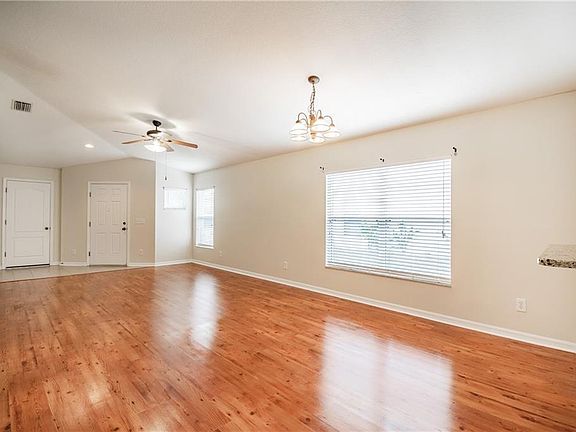 5th image of 18319 Kentisbury Ct