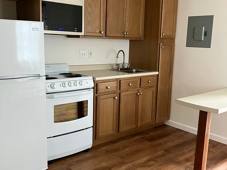 563 Riverside Dr #2 — Photo 2