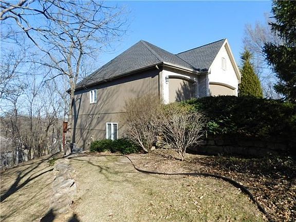 3rd image of 3307 S Thornbird Ave