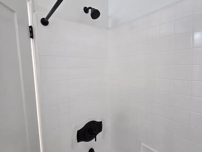 628 Veteran Ave #104 — Photo 7