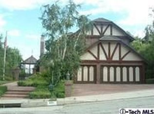 858 Moorside Dr, Glendale, CA 91207