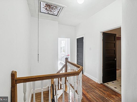 5th image of 2335 W Cumberland St