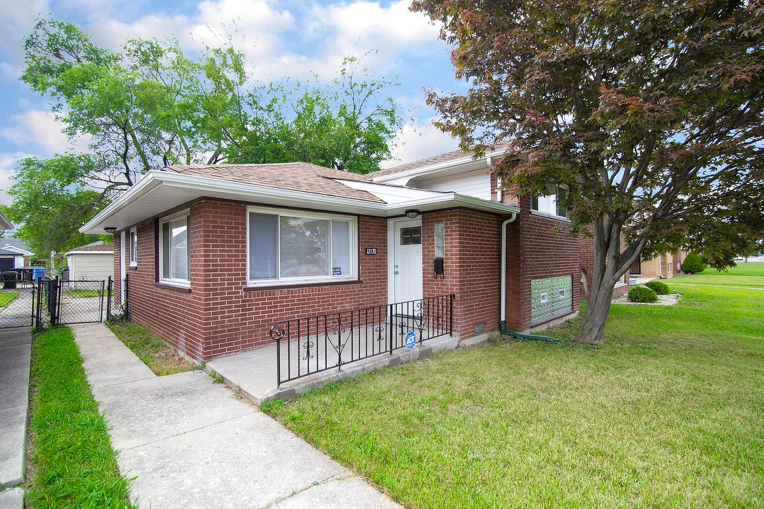 12138 S Racine Ave photo 1